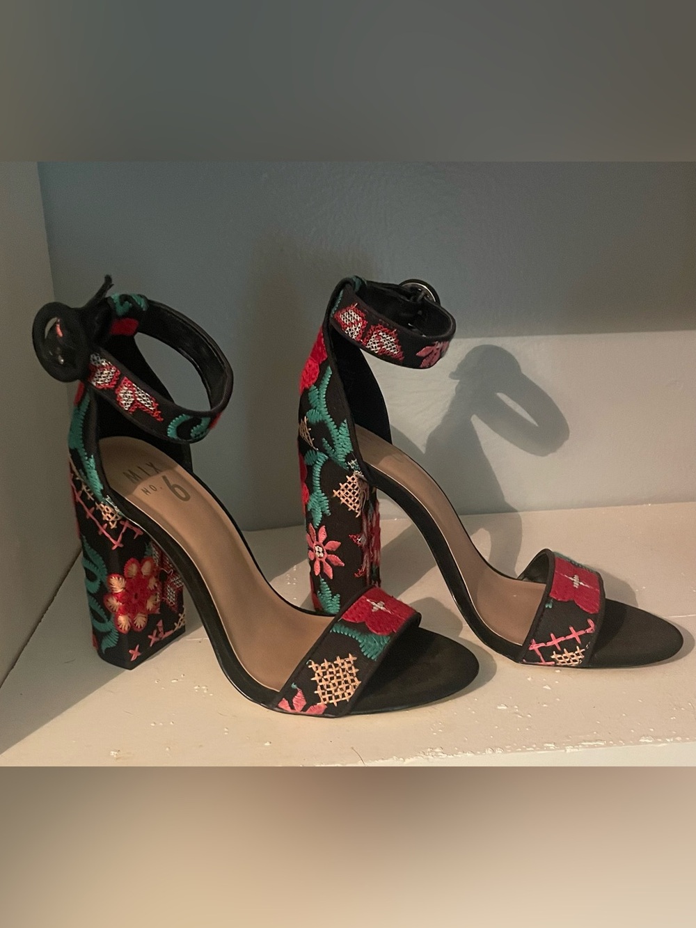 Mix No. 6 Black Floral Embroidered Block Heel Sandals Size 7.5